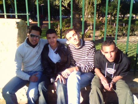 r1 adire des super fout